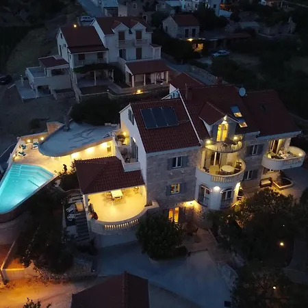 Franka With Pool Lägenhet Bol