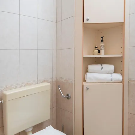 Franka With Pool Lägenhet *