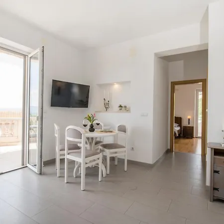 Franka With Pool Lägenhet