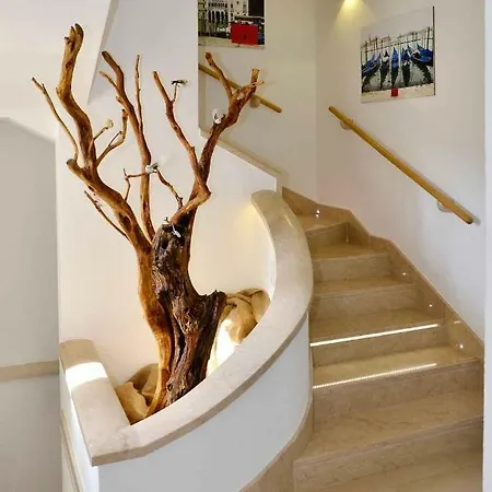 Franka With Pool * Bol