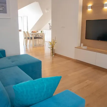 Apartment Franka With Pool