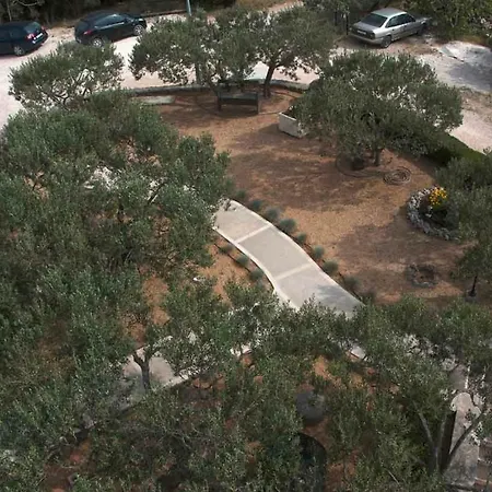 Franka With Pool Apartman *