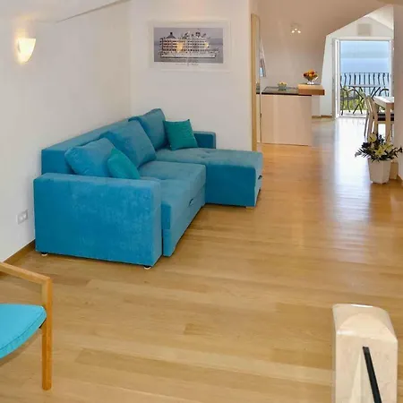 Franka With Pool Apartment *
