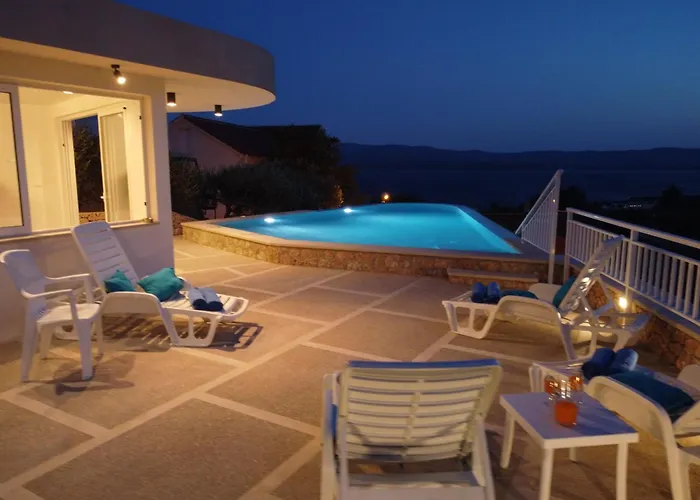 Franka With Pool Бол