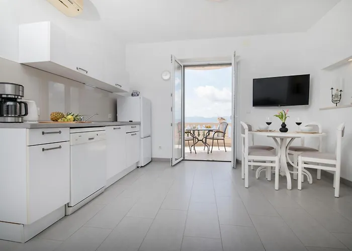 Franka With Pool * Бол