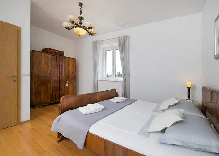 Franka With Pool Апартаменты Бол