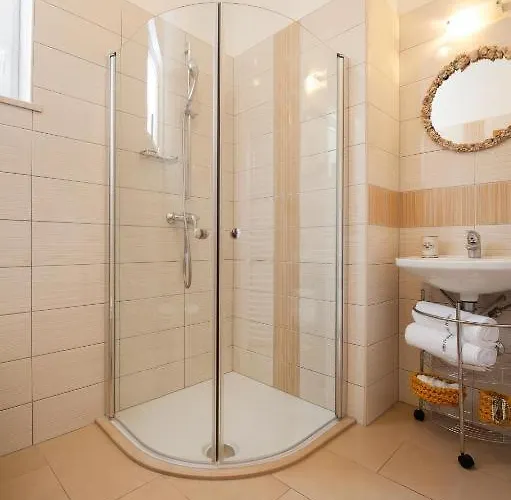 Апартаменты Franka With Pool