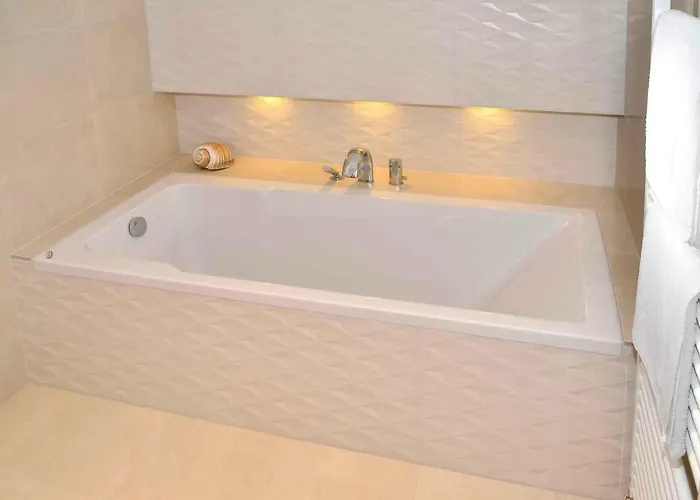 Franka With Pool Бол