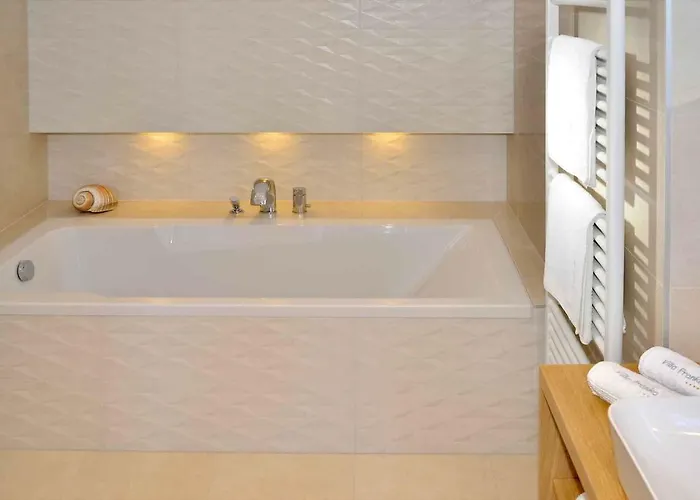 Апартаменты Franka With Pool Бол