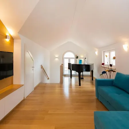 Franka With Pool Apartman *