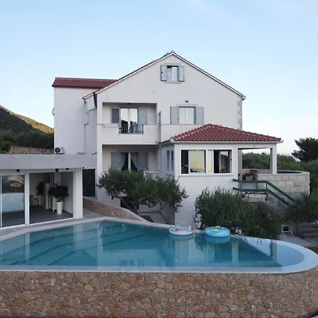 Franka With Pool Apartman