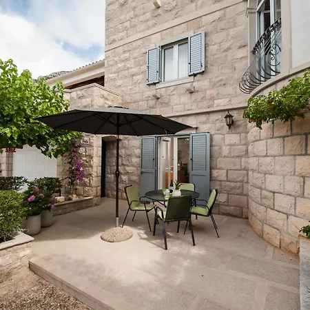 Apartman Franka With Pool Bol