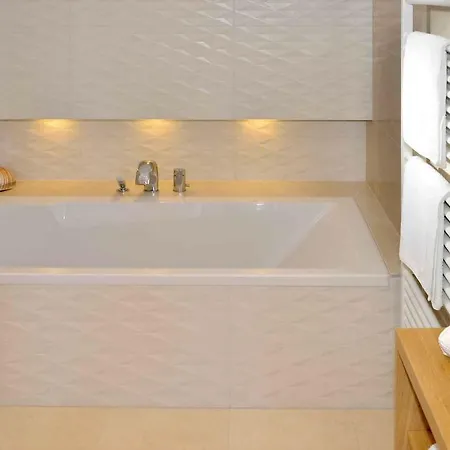 Apartman Franka With Pool Bol